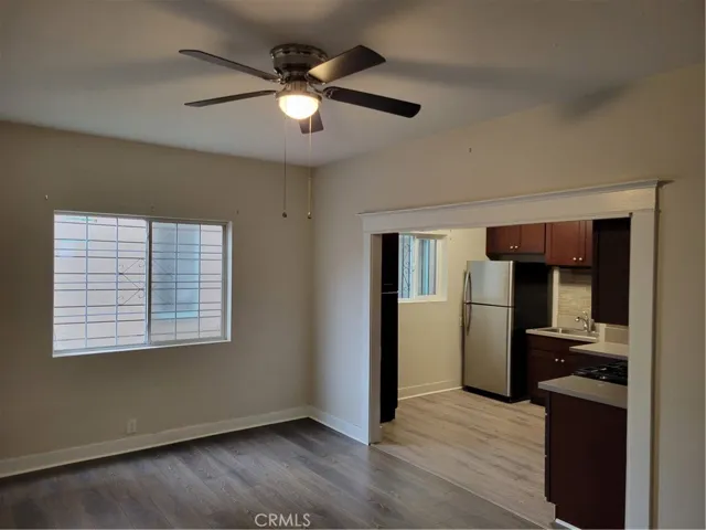 1938 Bonsallo Avenue 103, Los Angeles, California 90007