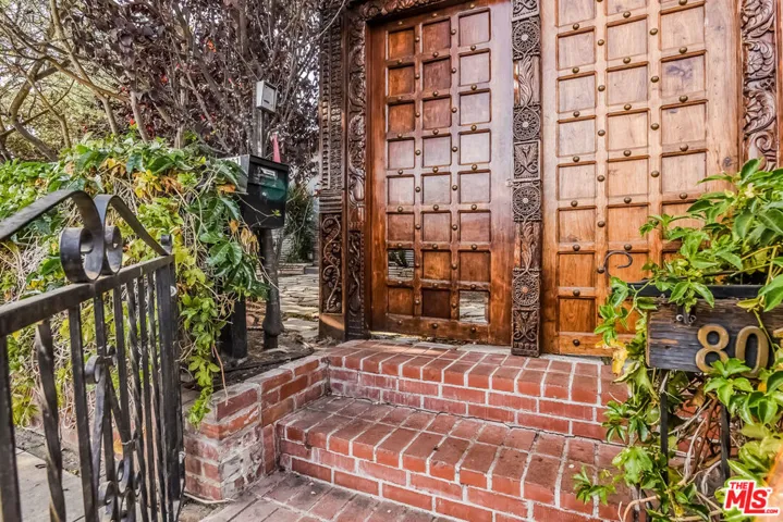 801 Brooks Avenue, Venice, California 90291