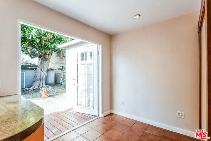 801 Brooks Avenue, Venice, California 90291