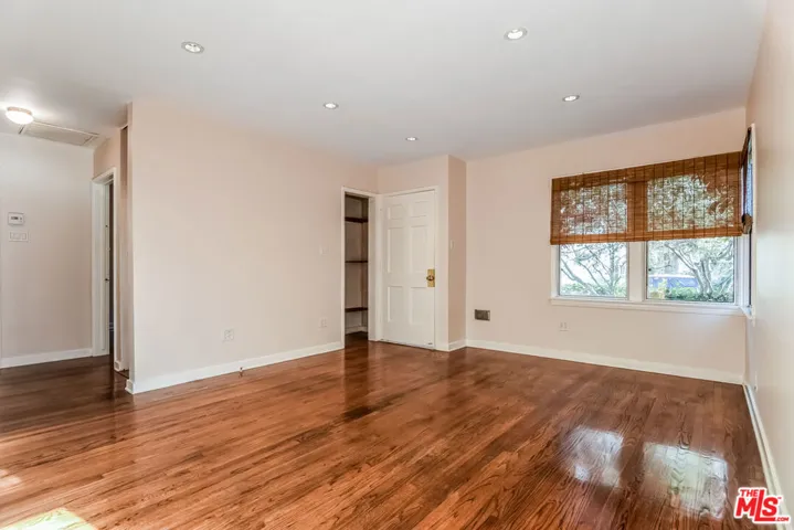 801 Brooks Avenue, Venice, California 90291