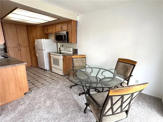 Dining room to Kitchen