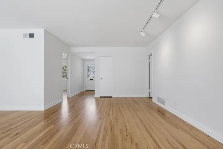 6911 E Septimo, Long Beach, California 90815