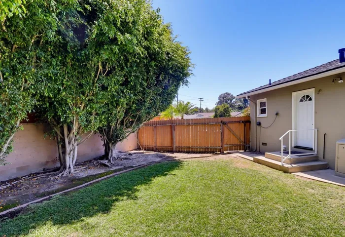 6911 E Septimo, Long Beach, California 90815