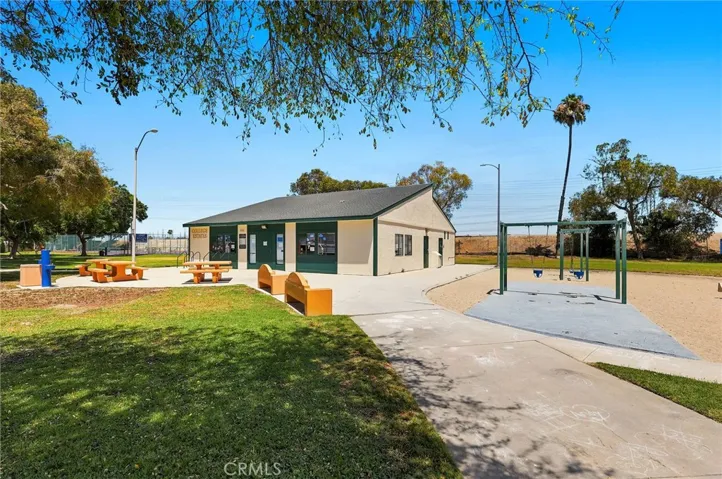 6911 E Septimo, Long Beach, California 90815