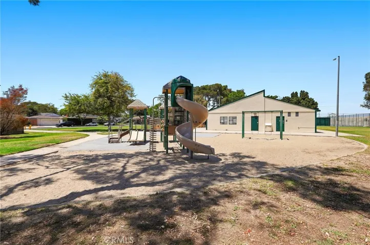 6911 E Septimo, Long Beach, California 90815
