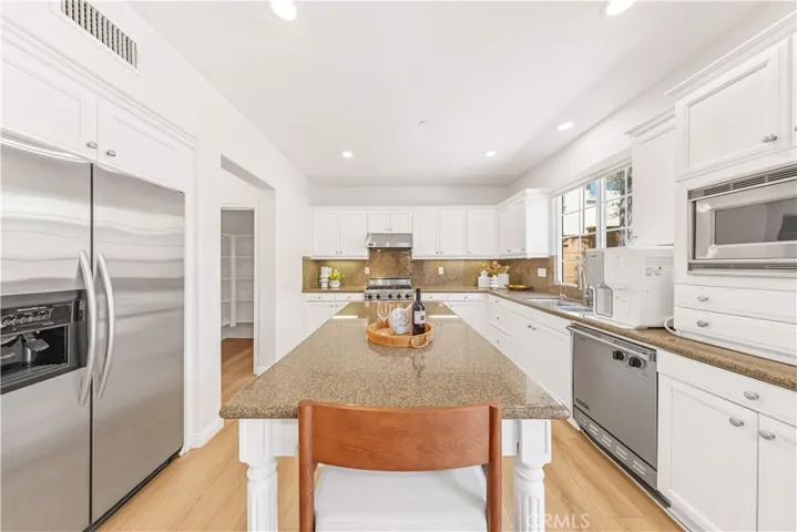 22 Arborside, Irvine, California 92603