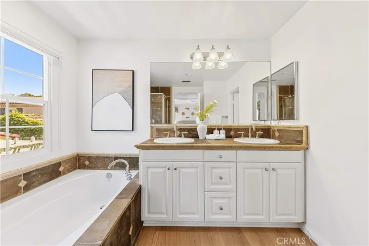 22 Arborside, Irvine, California 92603