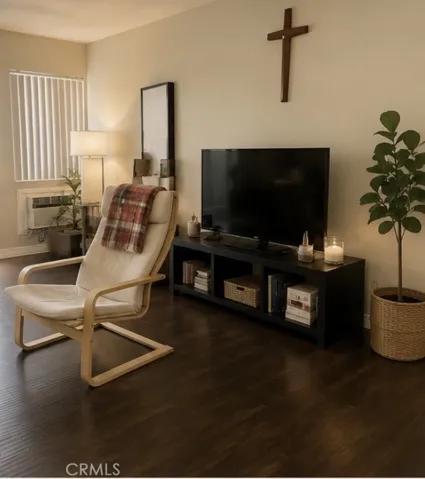 8571 La Salle 49, Cypress, California 90630