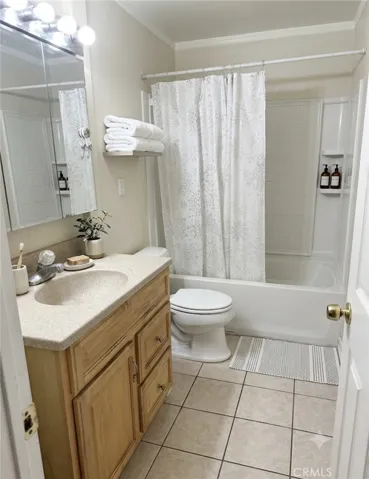 8571 La Salle 49, Cypress, California 90630