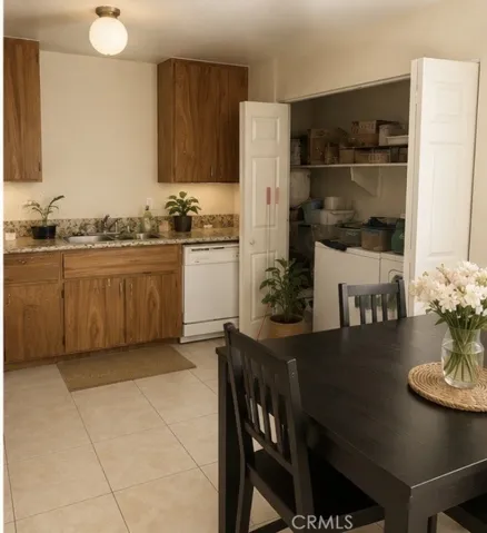8571 La Salle 49, Cypress, California 90630