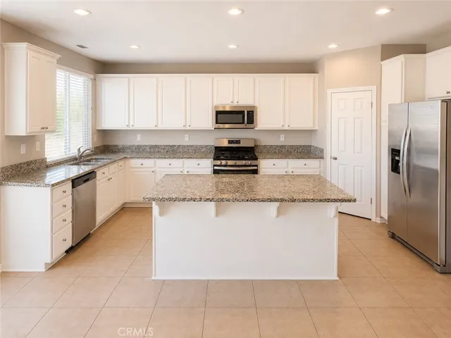 12328 Ava Loma, Victorville, California 92392