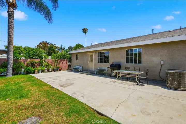 1015 W 5th, Corona, California 92882