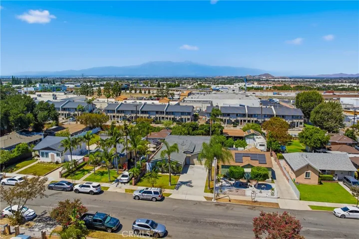 1015 W 5th, Corona, California 92882