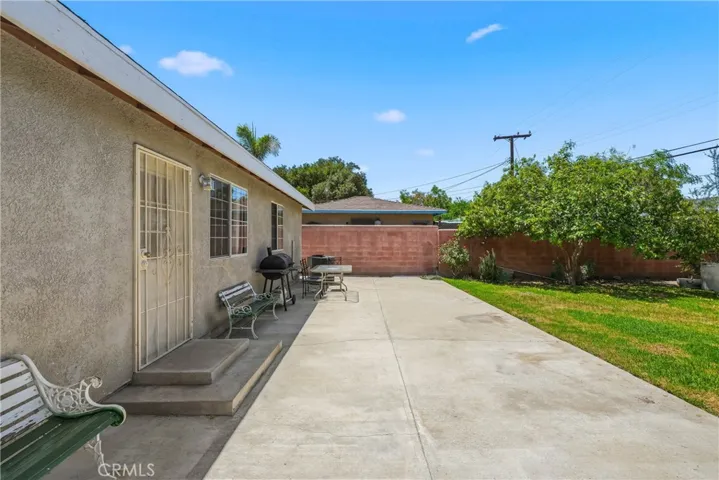1015 W 5th, Corona, California 92882