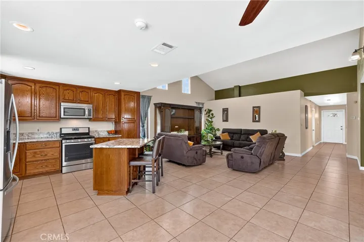 1015 W 5th, Corona, California 92882