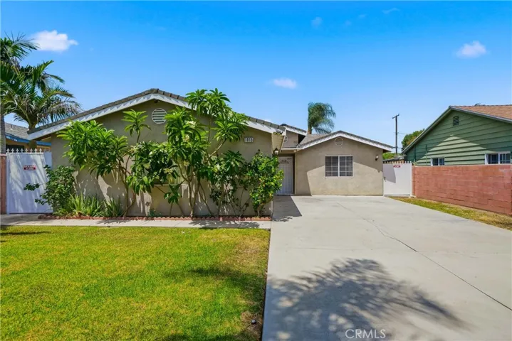 1015 W 5th, Corona, California 92882