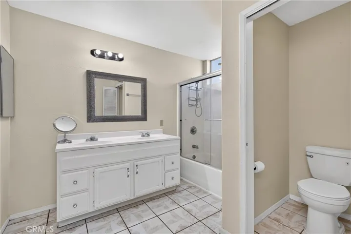 1015 W 5th, Corona, California 92882
