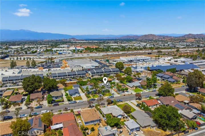 1015 W 5th, Corona, California 92882