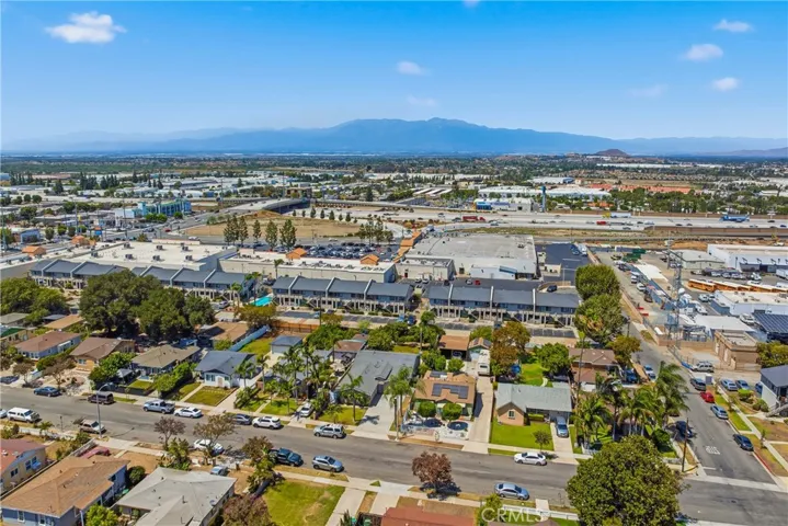 1015 W 5th, Corona, California 92882