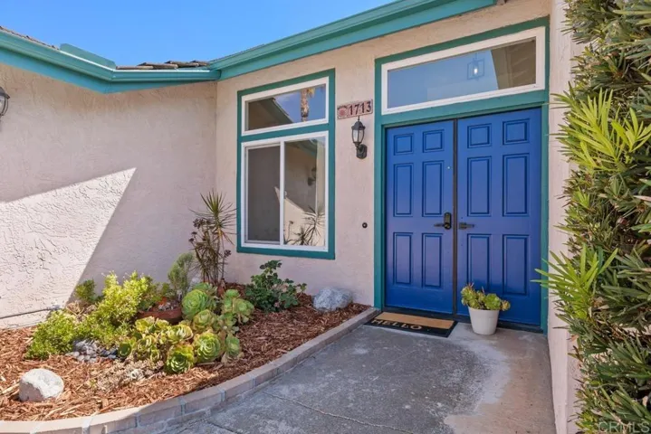 1713 W Country Club Lane, Escondido, California 92026