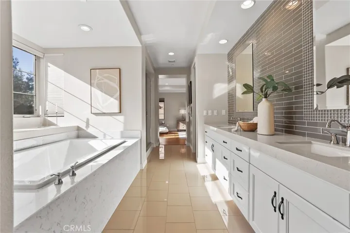 10 Shadybend, Irvine, California 92602