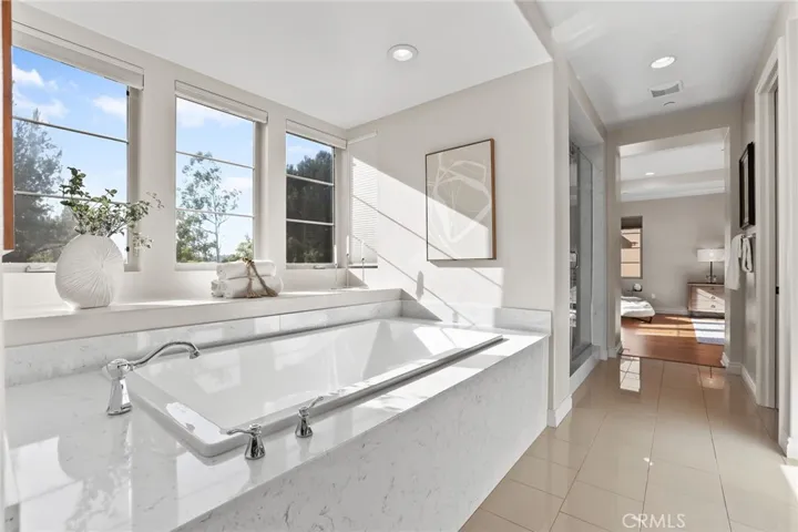 10 Shadybend, Irvine, California 92602