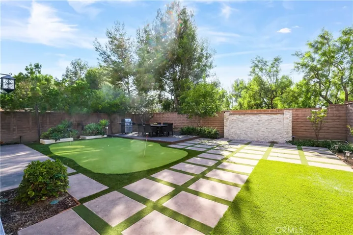10 Shadybend, Irvine, California 92602