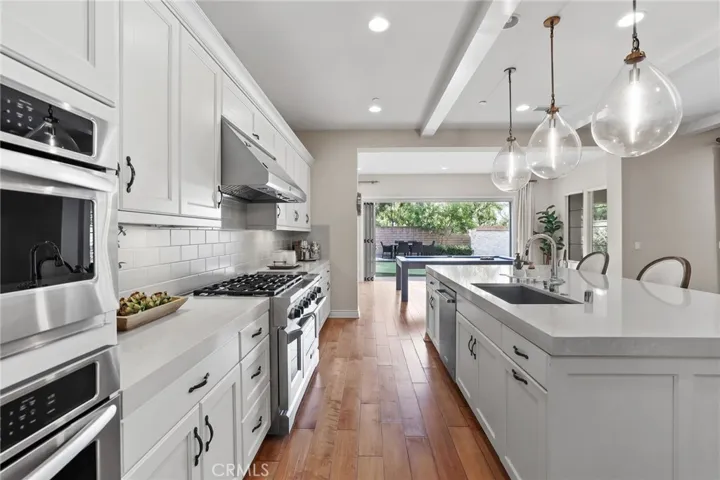 10 Shadybend, Irvine, California 92602