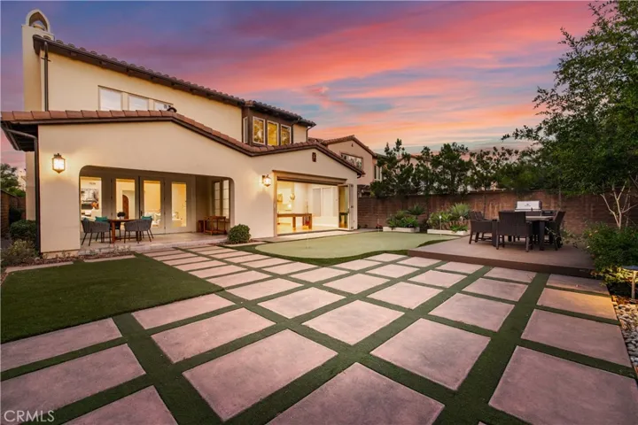 10 Shadybend, Irvine, California 92602