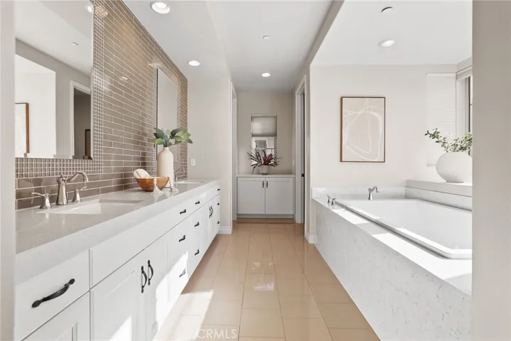 10 Shadybend, Irvine, California 92602