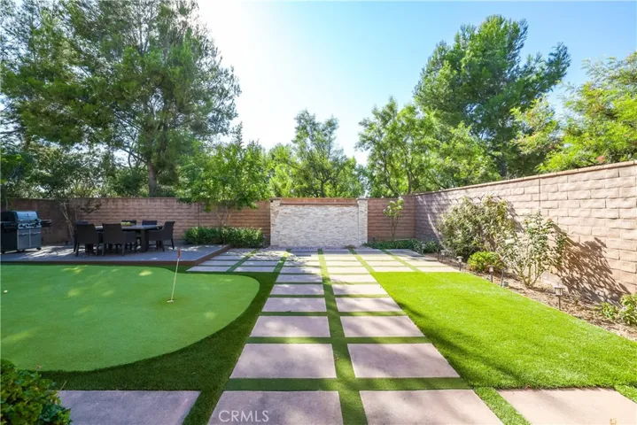 10 Shadybend, Irvine, California 92602