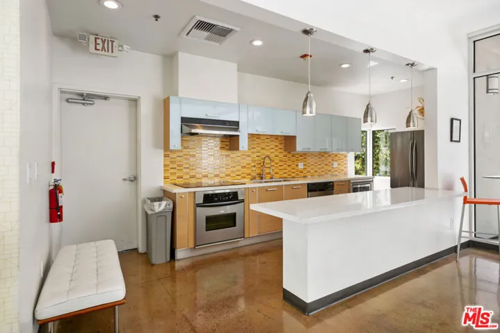 645 W 9th Street 237, Los Angeles, California 90015