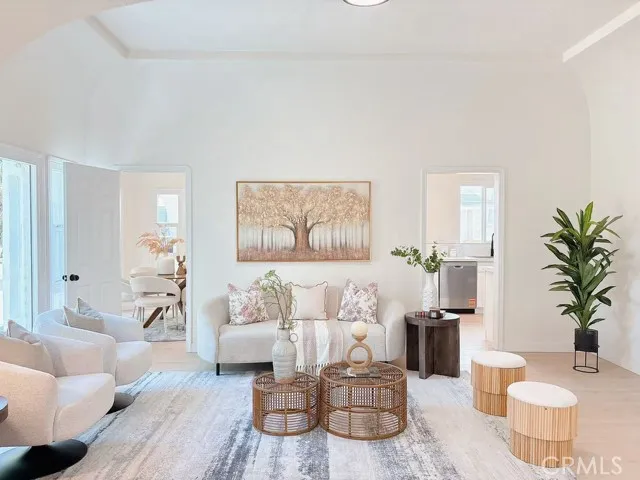 1171 E 60th Street, Los Angeles, California 90001