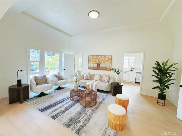 1171 E 60th Street, Los Angeles, California 90001