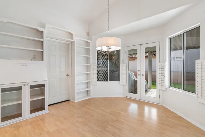 Dining room built-in bookshelves