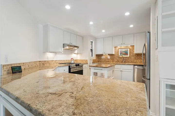 Kitchen peninsula