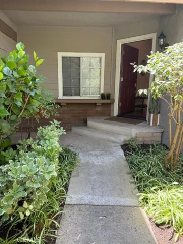 Private Front Entry Walkway  (Daytime)