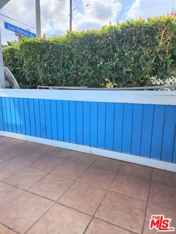 6685 De Longpre Avenue, Los Angeles, California 90028