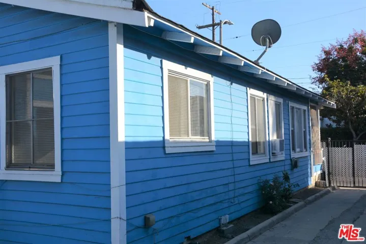 6685 De Longpre Avenue, Los Angeles, California 90028