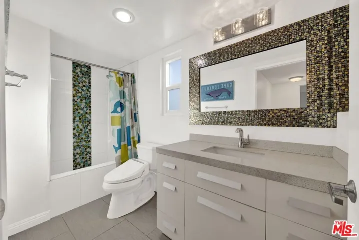 2ND BATHROOM