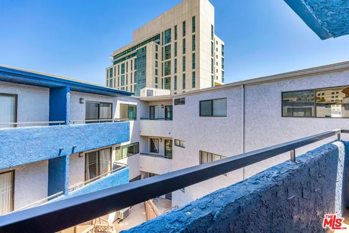 10982 Roebling Avenue 522, Los Angeles, California 90024