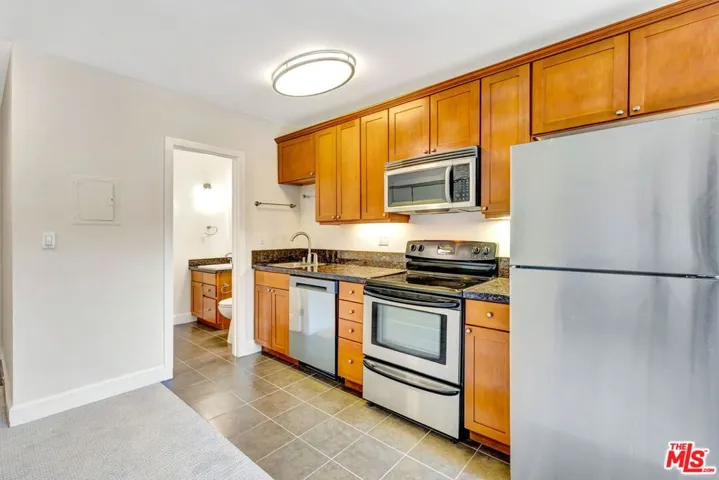 10982 Roebling Avenue 522, Los Angeles, California 90024