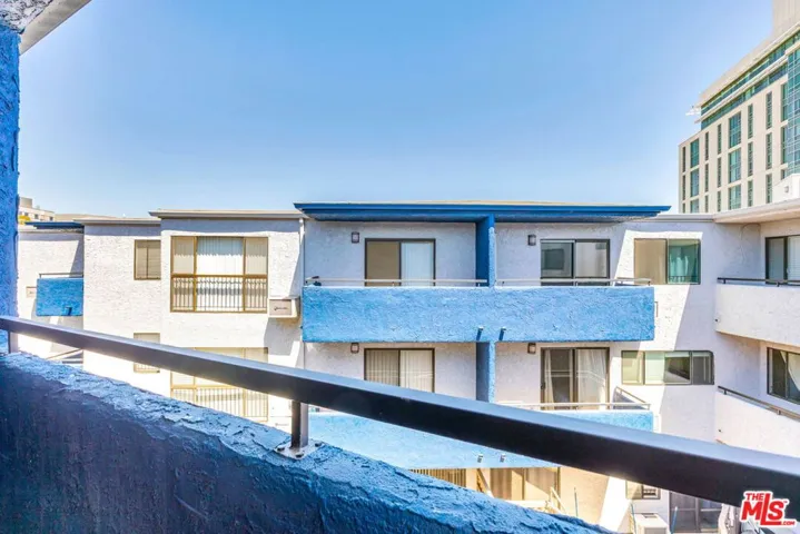 10982 Roebling Avenue 522, Los Angeles, California 90024