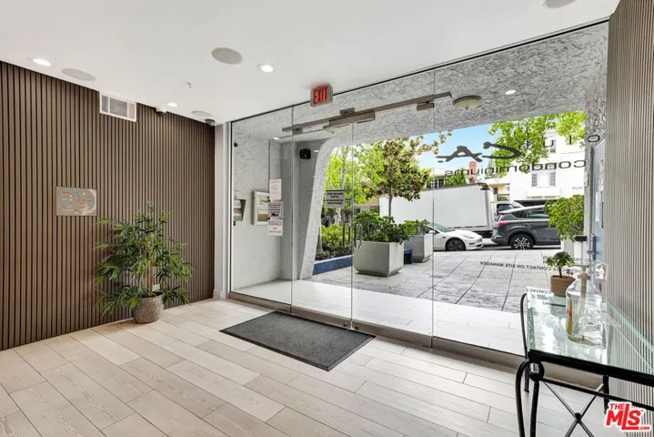 10982 Roebling Avenue 522, Los Angeles, California 90024