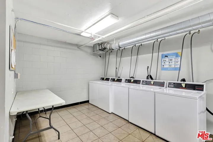 10982 Roebling Avenue 522, Los Angeles, California 90024