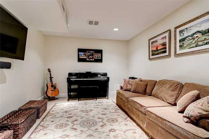 3005 N Poinsettia Avenue, Manhattan Beach, California 90266