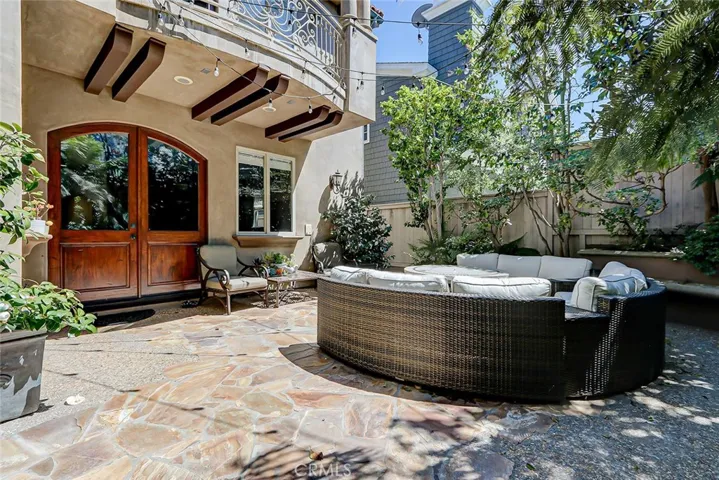 3005 N Poinsettia Avenue, Manhattan Beach, California 90266