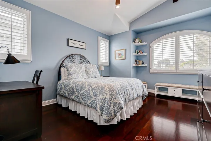 3005 N Poinsettia Avenue, Manhattan Beach, California 90266