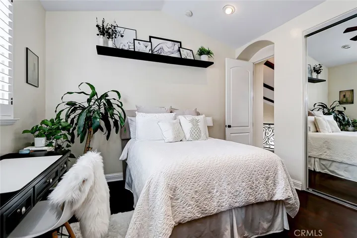 3005 N Poinsettia Avenue, Manhattan Beach, California 90266