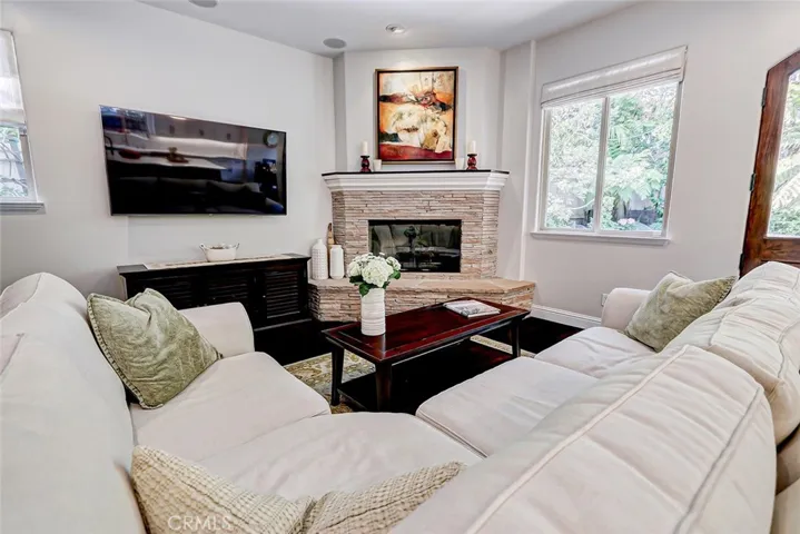 3005 N Poinsettia Avenue, Manhattan Beach, California 90266